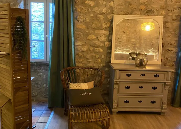 Le Bruit De L'eau Πανσιόν 3*